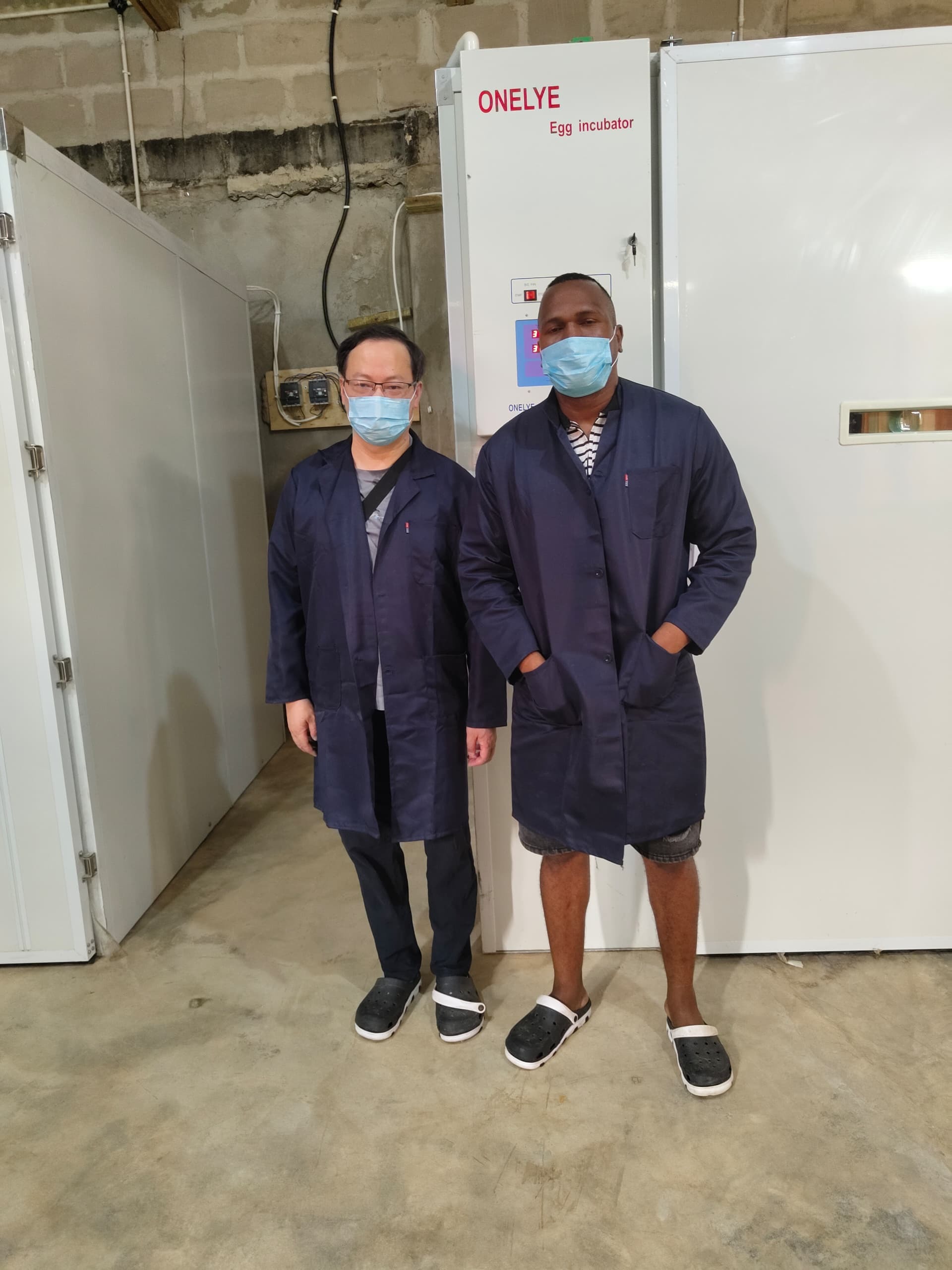 บล็อกบริษัทล่าสุดเกี่ยวกับ การเปลี่ยนแปลงอุณหภูมิระหว่างวันและคืนในที่สูงของเอธิโอเปียส่งผลให้การฟักไข่ไม่สม่ำเสมอ: แนวทางการแก้ปัญหาฉนวนกันความร้อนและการไหลเวียนของอากาศที่สม่ำเสมอสำหรับตู้ฟักไข่