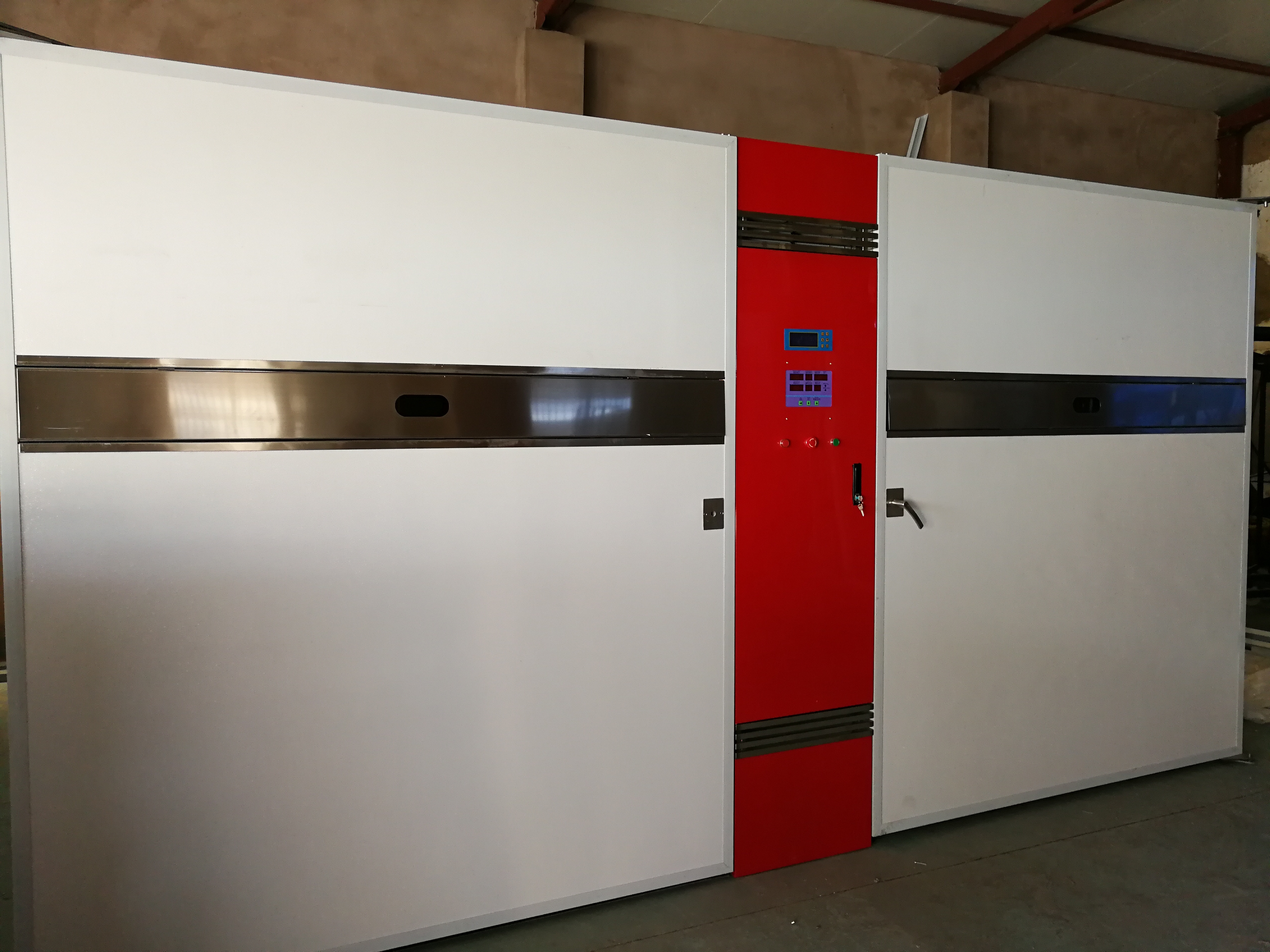 บล็อกบริษัทล่าสุดเกี่ยวกับ วิธีการลดค่าไฟฟ้าโรงพรรณพวงพันธุ์ลงถึง 35% ด้วยอุปกรณ์ปลูก ELT-57600S ใหม่