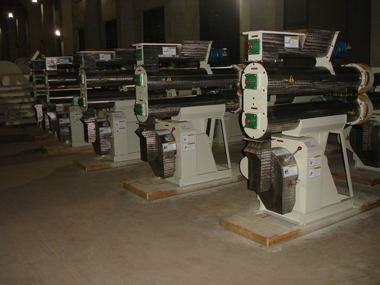 ซื้อ 1.5th แหวนขนาดเล็ก Die Pellet Mill เครื่องอัดเม็ดอาหารสัตว์ปีกไก่ online manufacture