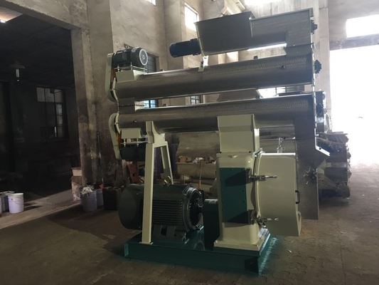 ซื้อ แหวนไม้ขี้เลื่อย Die Pellet Mill เครื่องจักรอาหารสัตว์ปีกไก่ 110kw 18 online manufacture